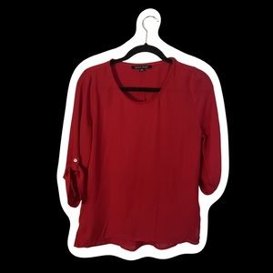 SWEET RAIN RED QUARTER SLEEVE/LONG SLEEVE WORK SHIRT IN SIZE M WITH LOOSE FIT